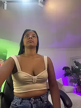 Snapshot of JANYLOVE__ chatting on May 18, 2026, 10:54 am JANYLOVE online show from May 18, 2026, 10:54 am