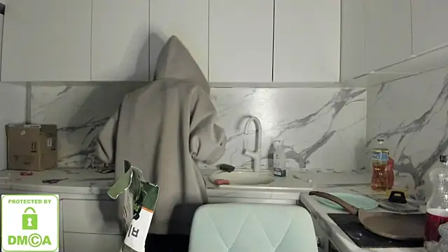 Snapshot of Ayesha_Thebestt chatting on January 9, 2026, 10:33 pm Ayesha Thebestt online show from January 9, 2026, 10:33 pm