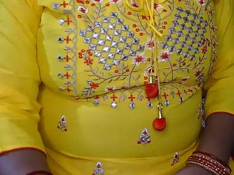 Snapshot of Cute_Ruhi99 chatting on February 9, 2025, 8:33 am Cute Ruhi99 online show from February 9, 2025, 8:33 am
