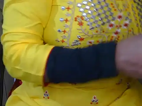 Snapshot of Cute_Ruhi99 chatting on February 9, 2025, 12:41 pm Cute Ruhi99 online show from February 9, 2025, 12:41 pm