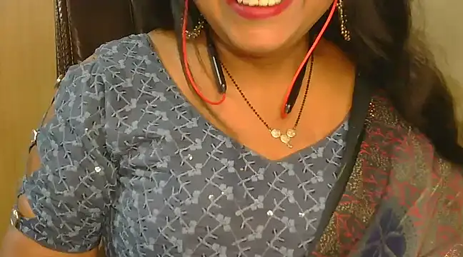 Snapshot of Cute_Ruhi99 chatting on March 10, 2025, 9:10 am Cute Ruhi99 online show from March 10, 2025, 9:10 am