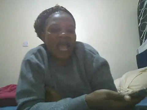 Snapshot of clakemmy250 chatting on May 31, 2026, 9:16 pm clakemmy250 online show from May 31, 2026, 9:16 pm