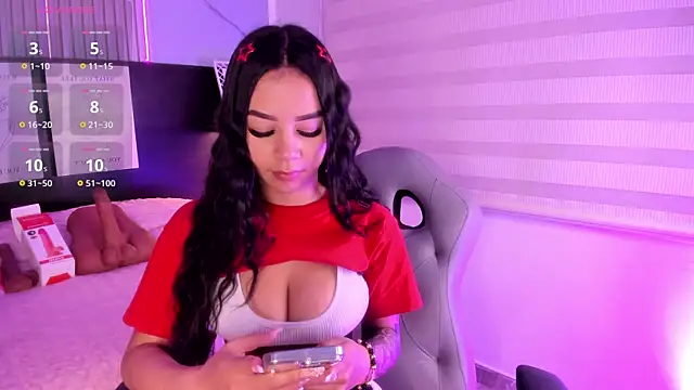 Snapshot of Violet_spencer chatting on May 2, 2026, 12:26 am Violet spencer online show from May 2, 2026, 12:26 am