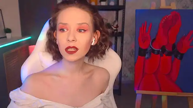 FascinatingEyess online show from January 1, 2025, 6:16 pm