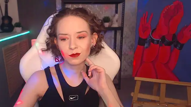 FascinatingEyess online show from March 18, 2025, 8:36 am