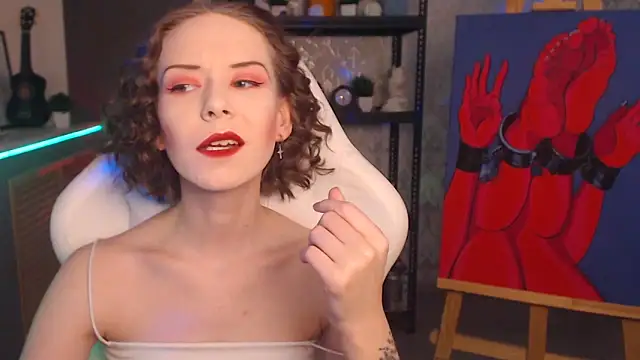 FascinatingEyess online show from October 12, 2025, 6:07 pm