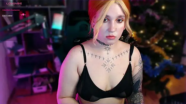 Snapshot of The_Full_Red_Moon chatting on December 11, 2024, 3:05 pm The Full Red Moon online show from December 11, 2024, 3:05 pm