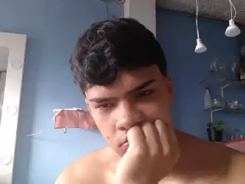 Snapshot of masterdaniel88 chatting on February 25, 2025, 9:13 pm masterdaniel88 online show from February 25, 2025, 9:13 pm