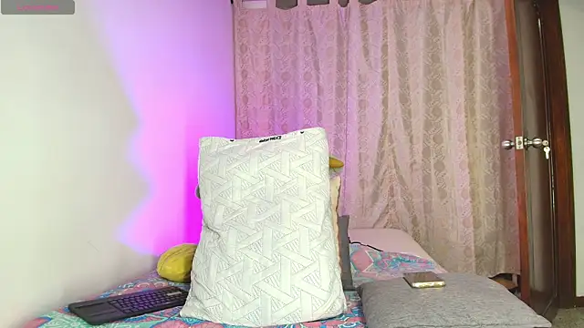 Luciana Ortiz1 online show from April 1, 2026, 2:34 am