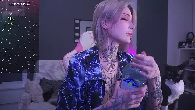 fraulein mooon online show from February 6, 2026, 5:45 am