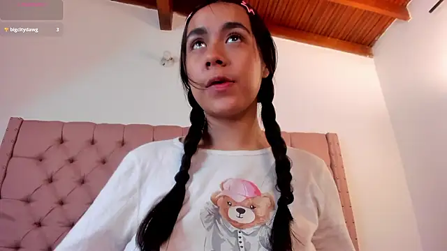 Snapshot of xanna_sweet chatting on December 10, 2024, 12:50 am xanna sweet online show from December 10, 2024, 12:50 am