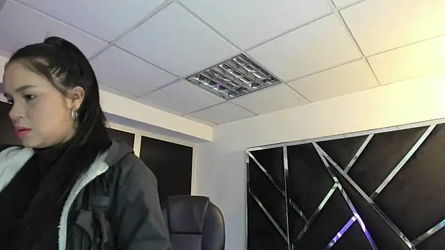 Ivanna18 x online show from November 6, 2025, 3:51 am