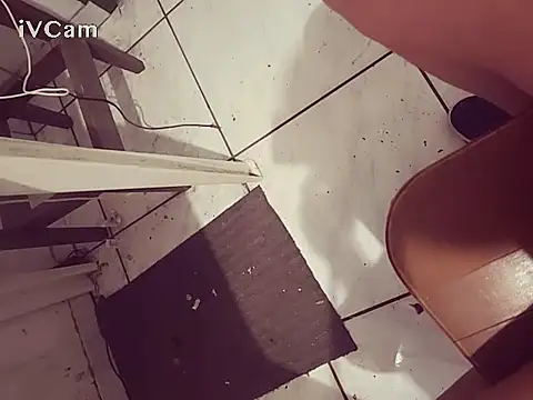 Snapshot of Comandante1000 chatting on September 28, 2025, 6:52 am Comandante1000 online show from September 28, 2025, 6:52 am