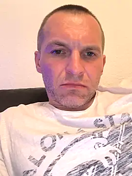 Snapshot of AttractiveSilk5 chatting on March 8, 2026, 7:01 am AttractiveSilk5 online show from March 8, 2026, 7:01 am