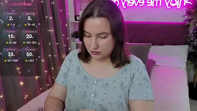 FeralPeach online show from November 12, 2025, 5:08 am