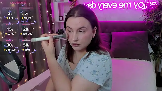 FeralPeach online show from April 24, 2026, 7:11 am