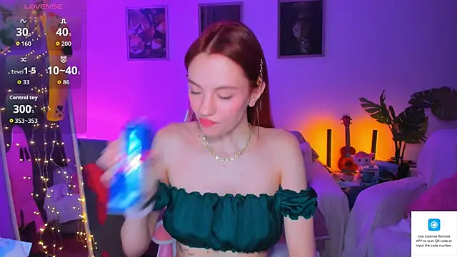 Alyssa Smitt online show from September 11, 2025, 12:00 am