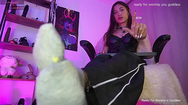 MissKorah online show from March 31, 2026, 12:45 am