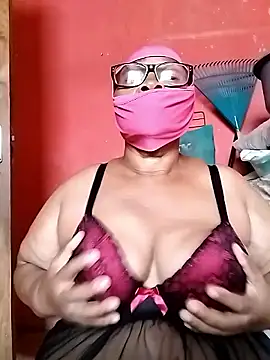 Snapshot of naughtygrannyXXX chatting on January 21, 2025, 7:15 am naughtygrannyXXX online show from January 21, 2025, 7:15 am