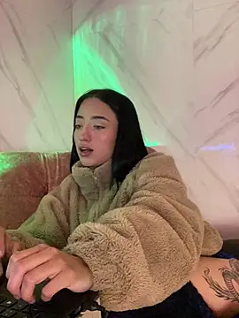 Ady 18 online show from February 20, 2025, 11:32 pm