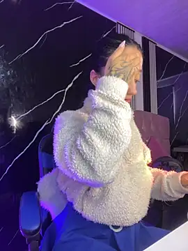 Ady 18 online show from November 29, 2025, 3:59 pm