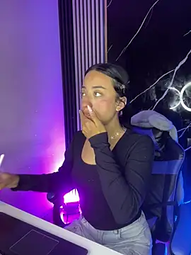 Ady 18 online show from December 17, 2025, 8:15 pm