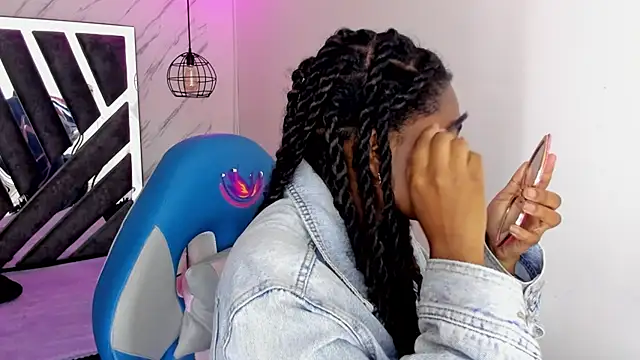 Queen perla  online show from October 29, 2025, 12:29 pm