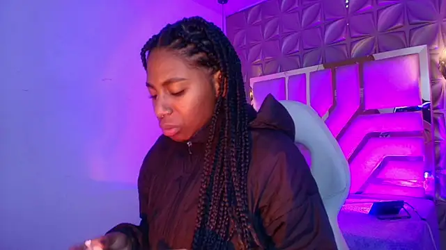 Snapshot of Queen_perla_ chatting on April 30, 2026, 12:11 pm Queen perla online show from April 30, 2026, 12:11 pm