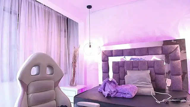 Snapshot of Queen_perla_ chatting on June 1, 2026, 12:07 pm Queen perla online show from June 1, 2026, 12:07 pm