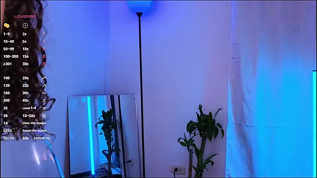 mssjulia online show from March 19, 2025, 3:52 am