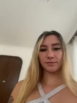 MaryDeniro online show from February 15, 2026, 4:36 pm