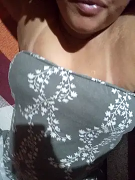 lovelyjhessy online show from February 24, 2025, 1:35 am