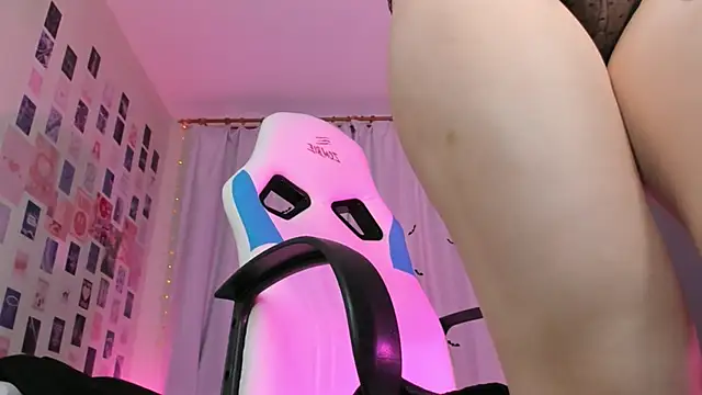 Snapshot of Vanessa_Verona chatting on November 6, 2025, 5:52 am Vanessa Verona online show from November 6, 2025, 5:52 am