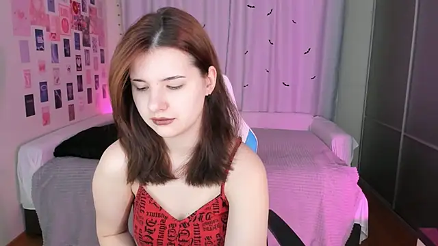 Snapshot of Vanessa_Verona chatting on December 14, 2025, 5:02 am Vanessa Verona online show from December 14, 2025, 5:02 am