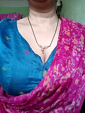 Snapshot of Rosy-B chatting on May 2, 2026, 12:26 am Rosy-B online show from May 2, 2026, 12:26 am