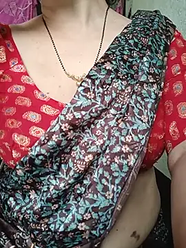 Snapshot of Rosy-B chatting on May 15, 2026, 11:12 pm Rosy-B online show from May 15, 2026, 11:12 pm