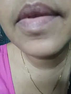 Snapshot of Rosy-B chatting on August 6, 2026, 2:02 am Rosy-B online show from August 6, 2026, 2:02 am