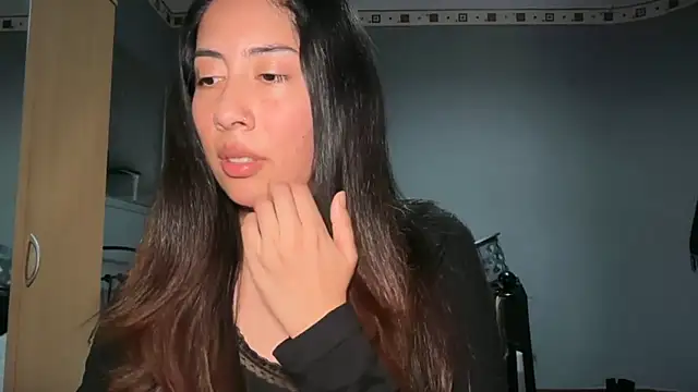 LorenaAnderson online show from April 23, 2026, 8:33 pm