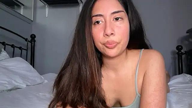 Snapshot of LorenaAnderson chatting on May 24, 2026, 11:37 am LorenaAnderson online show from May 24, 2026, 11:37 am