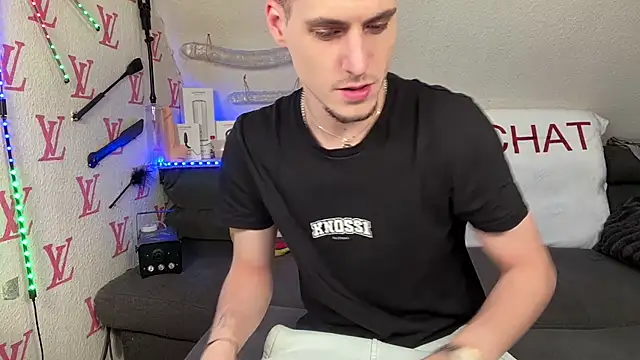 Snapshot of Cookieboy88 chatting on February 27, 2026, 4:29 pm Cookieboy88 online show from February 27, 2026, 4:29 pm