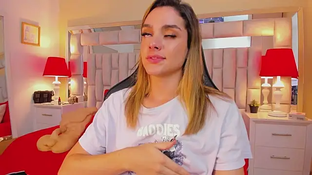 mariiahneedles online show from January 4, 2025, 1:31 am