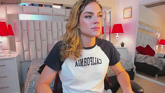 mariiahneedles online show from February 5, 2025, 5:09 am