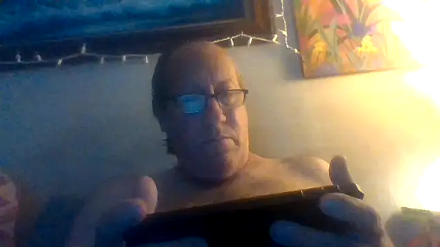 Snapshot of hornyrich69 chatting on January 10, 2025, 6:53 am hornyrich69 online show from January 10, 2025, 6:53 am
