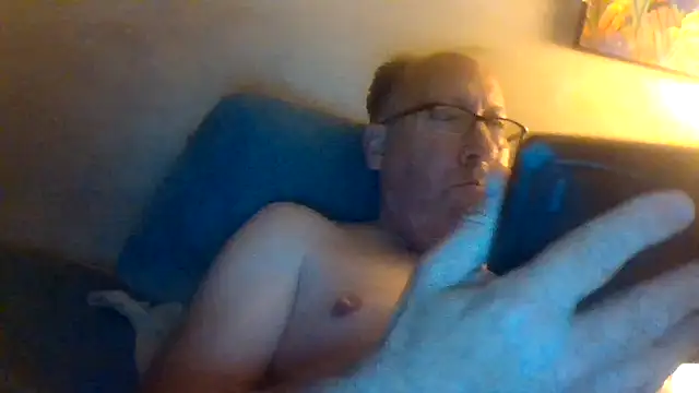 Snapshot of hornyrich69 chatting on March 7, 2025, 6:13 am hornyrich69 online show from March 7, 2025, 6:13 am