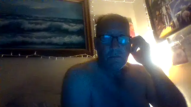 Snapshot of hornyrich69 chatting on March 10, 2025, 7:42 am hornyrich69 online show from March 10, 2025, 7:42 am