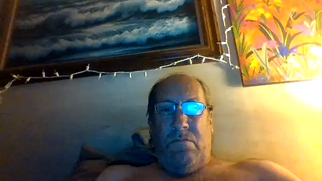 Snapshot of hornyrich69 chatting on June 14, 2026, 4:36 am hornyrich69 online show from June 14, 2026, 4:36 am