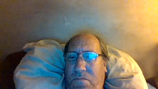 Snapshot of hornyrich69 chatting on June 24, 2026, 5:28 am hornyrich69 online show from June 24, 2026, 5:28 am
