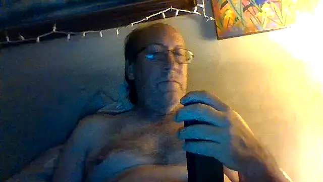 Snapshot of hornyrich69 chatting on June 29, 2026, 5:14 am hornyrich69 online show from June 29, 2026, 5:14 am