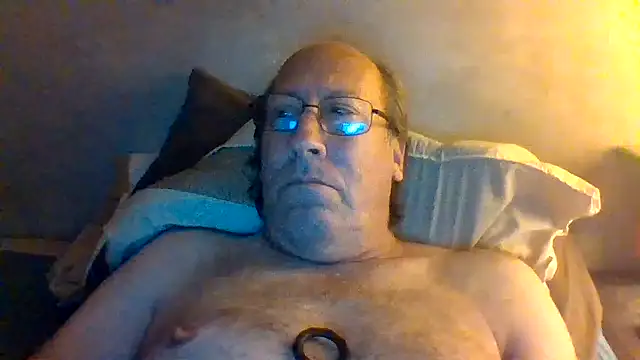 Snapshot of hornyrich69 chatting on July 2, 2026, 5:02 am hornyrich69 online show from July 2, 2026, 5:02 am