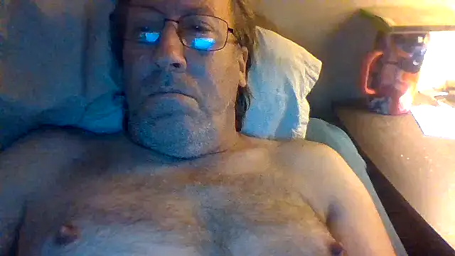 Snapshot of hornyrich69 chatting on July 5, 2026, 4:52 am hornyrich69 online show from July 5, 2026, 4:52 am